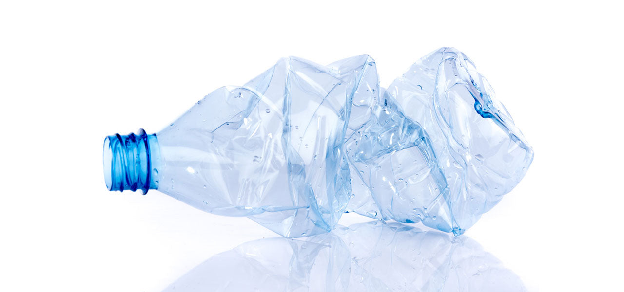 Wasser aus Plastikflaschen: Ein profitables Geschäft auf Kosten der Menschen und der Umwelt